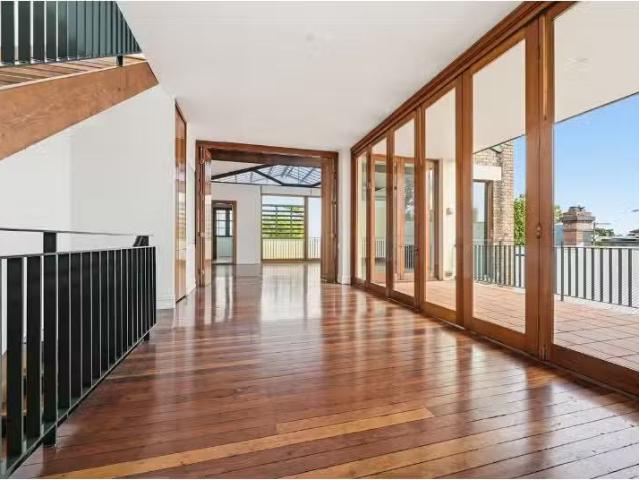 Unique 4 BR 33 Hopetoun Street, CAMPERDOWN House for rent Lis.