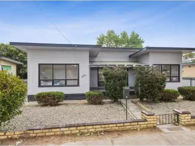 Just in! 4 BR 456 High Street, Golden Square House for rent L.