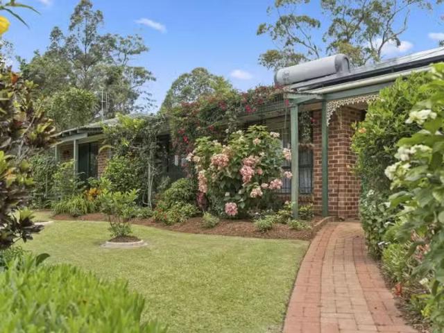 Rental! 4 BR 40 Lady Belmore Drive, BOAMBEE EAST House for ren.