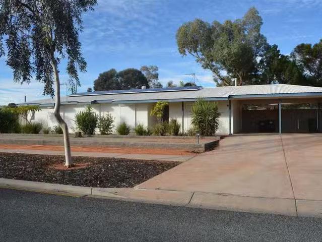 Cheap 4 BR 41 Burgoyne Street, Roxby Downs, SA 5725