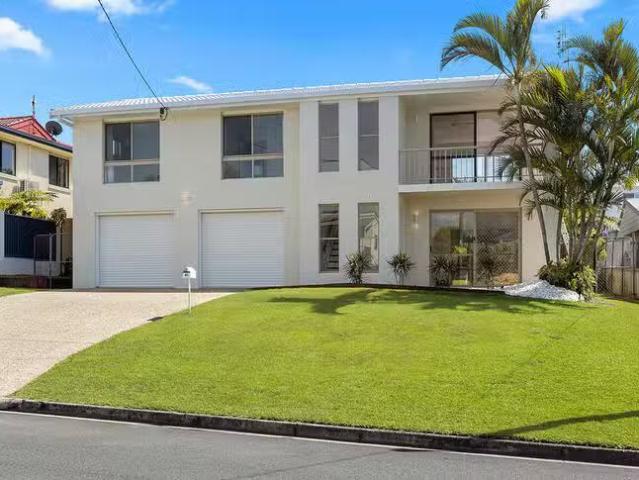 Just in! 4 BR 41 Careen Street, Battery Hill, QLD 4551