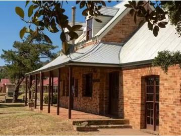 Rental! 4 BR 42 Cabbage Tree Road, Grose Vale House for rent.