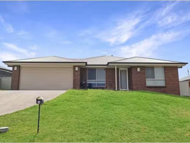 Nice 4 BR 4 Jade Close, Kelso House for rent Listed by Mcgrat.