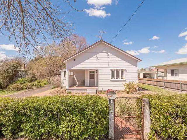 Unique 4 BR 55 Ohio Street, Armidale, NSW 2350