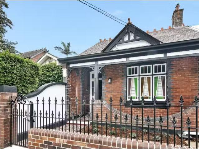Unique 4 BR 50 Harrow Road, STANMORE House for rent Listed by.