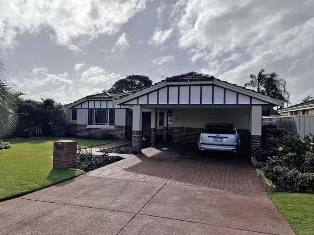 For Rent! 4 BR 5 Cherniss Court, Success, WA 6164
