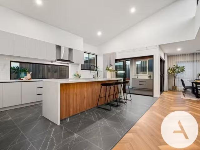 Unique 4 BR 5 Argonaut Street, Whitlam House for rent Listed.