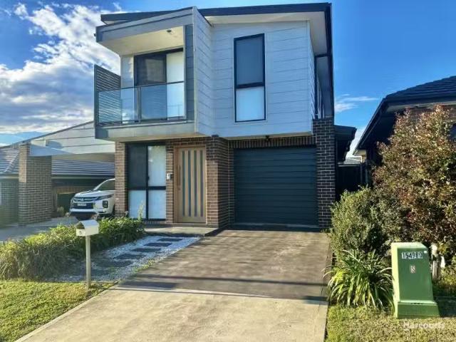 Unique 4 BR 5 Sadlier Street, Bradbury House for rent Listed.
