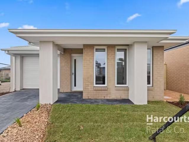 Nice 4 BR 5 Woodlawn Road, Wollert, VIC 3750 House for Rent