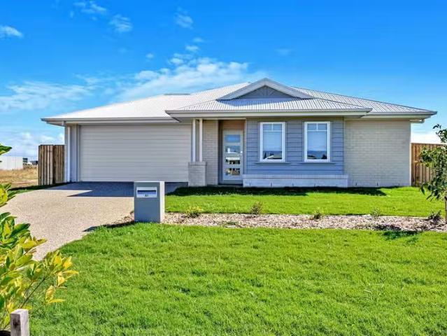 Rental! 4 BR 61 Wisteria Street, BARGARA, QLD 4670 House for.