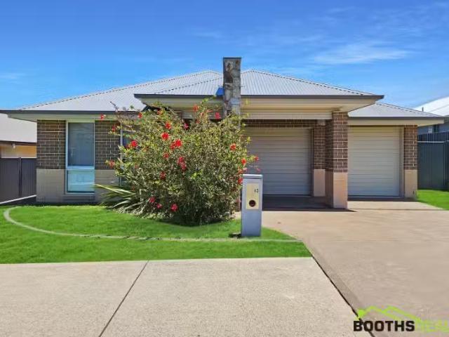Unique 4 BR 63 Louisiana Road, Hamlyn Terrace House for rent.