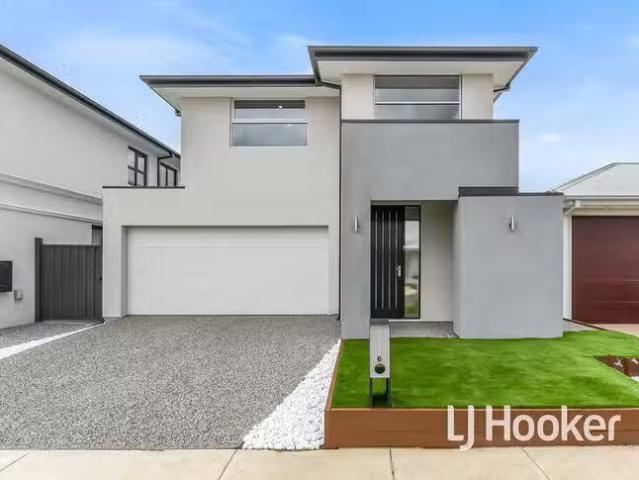 Nice 4 BR 6 Catalonia Way, Berwick, VIC 3806