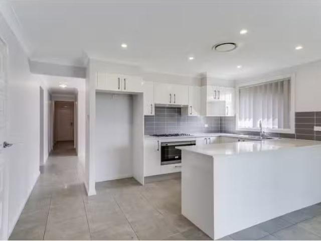 Rental! 4 BR 7 Silky Road, Spring Farm House for rent Listed.