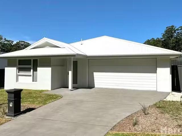 Rental! 4 BR 7 Philip Charley Drive, Port Macquarie, NSW 2444.