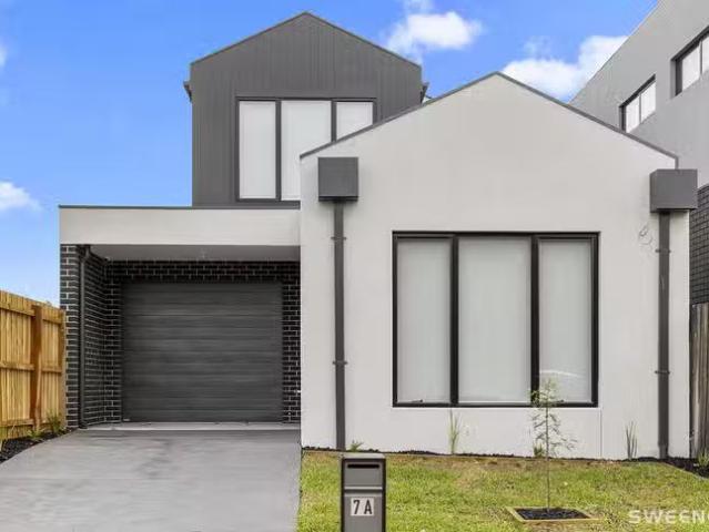 Cozy 4 BR 7A Upton Street, Altona, VIC 3018