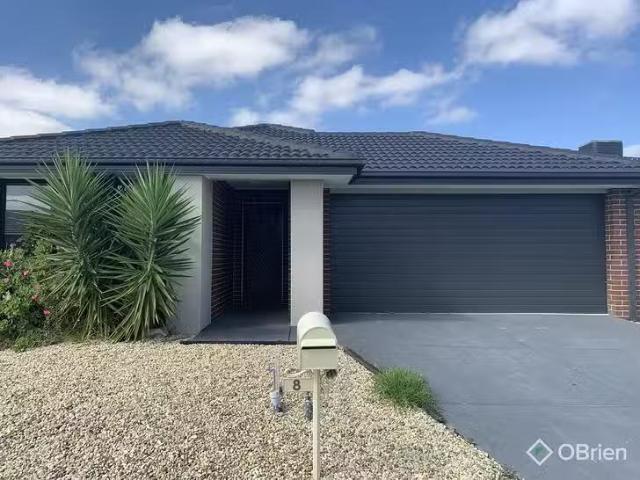 Rental! 4 BR 8 Alberico Way, Officer, VIC 3809