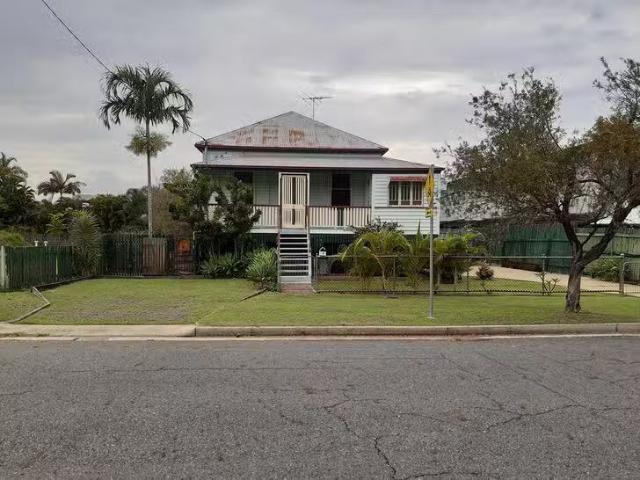 Cozy 4 BR 8 Gillespie Street, Wandal, QLD 4700
