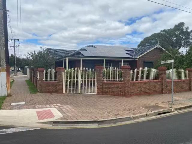 Deal! 4 BR 8 Jury Avenue, ROSTREVOR, SA 5073 House for Rent