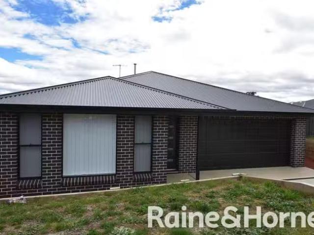 Charming 4 BR 9 Andres Street, Orange, NSW 2800