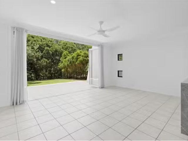 Just in! 4 BR 9 Bozier Court, Casuarina House for rent Listed.