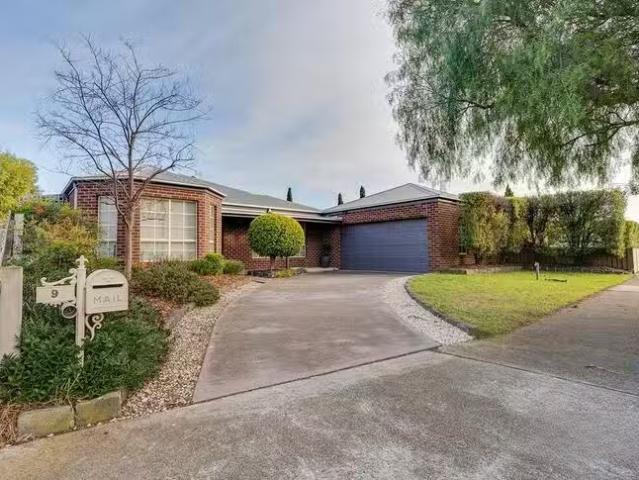 Deal! 4 BR 9 Loretta Close, Lara, VIC 3212