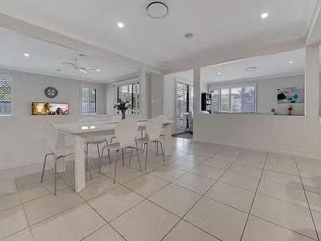 Cozy 4 BR 9 Nanny Shailer Street, Daisy Hill, QLD 4127