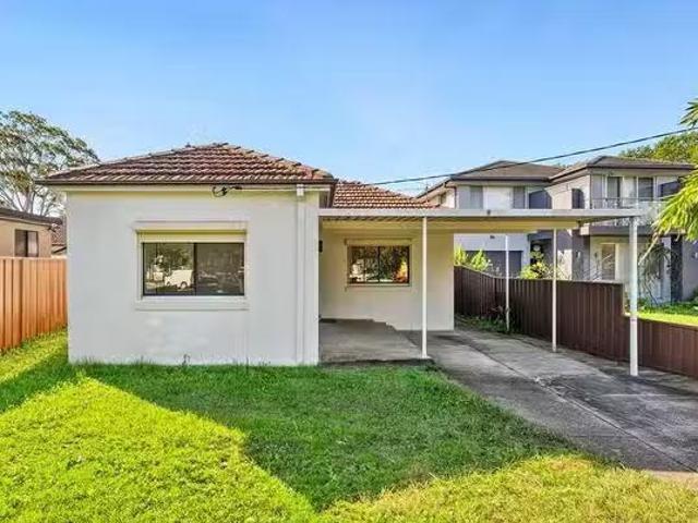 Rental! 4 BR 9 Park Avenue, Punchbowl, NSW 2196