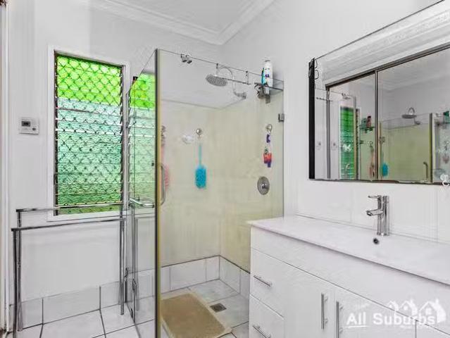 Nice 4 Catalina Street, Loganlea, QLD 4131