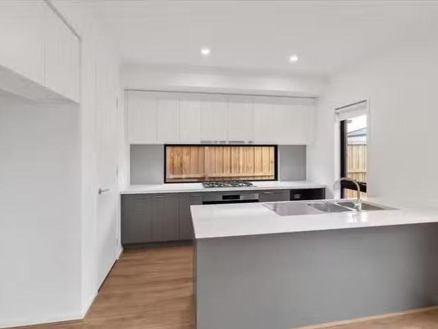 Cheap 4 Corinth Street, Manor Lakes, VIC 3024