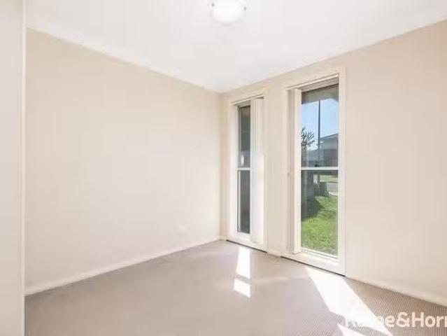 Nice 4 Dunnart Street, Aberglasslyn, NSW 2320