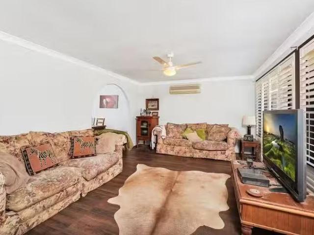Deal! 4 Gill Place, Ruse, NSW 2560