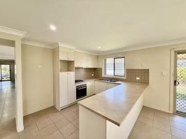 Cozy 4 Glennis Court, Bellmere, QLD 4510