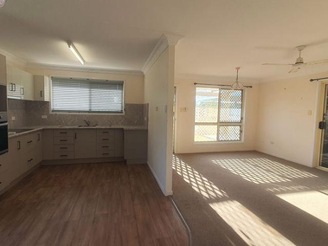 For Rent – 4 Ingham Street, Kawana QLD 4701