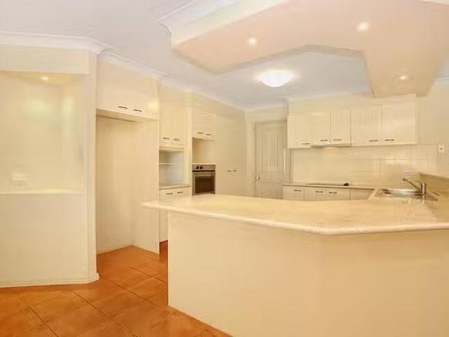 Unique 4 Leopard Tree Place, Molendinar, QLD 4214