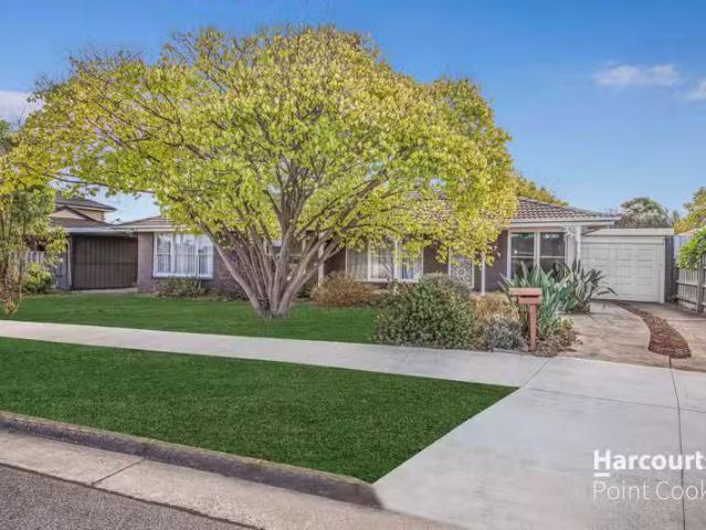 Rental! 4 Patterson Avenue, HOPPERS CROSSING, VIC 3029 House.