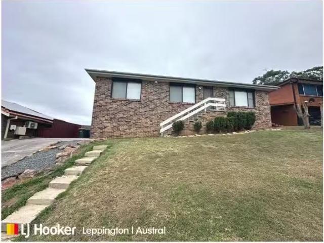 Cheap 4 Peridot Close, EAGLE VALE House for rent Listed by Tr.