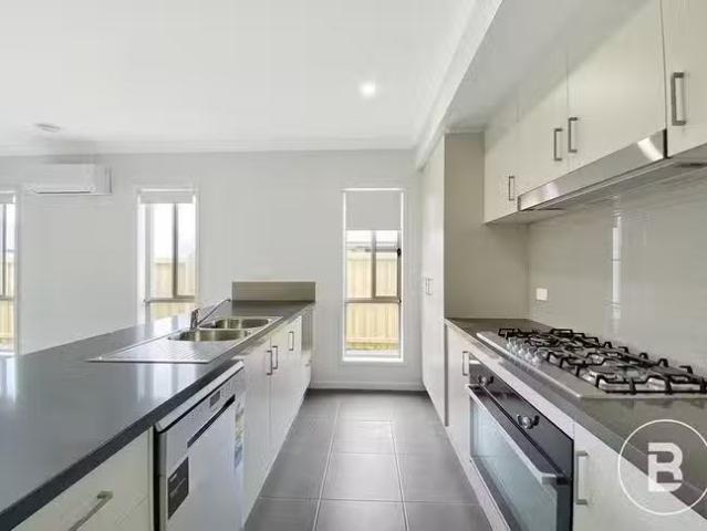 Cozy 4 Telluride Drive, Winter Valley, VIC 3358