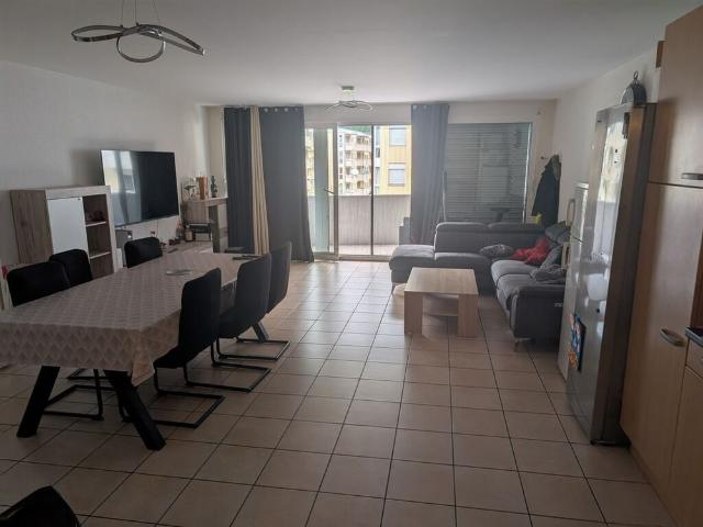 For rent 4.5 room apartment on the 2nd floor