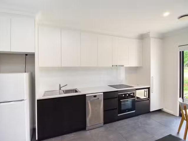 Charming 4B Hurford Place, Orange, NSW 2800