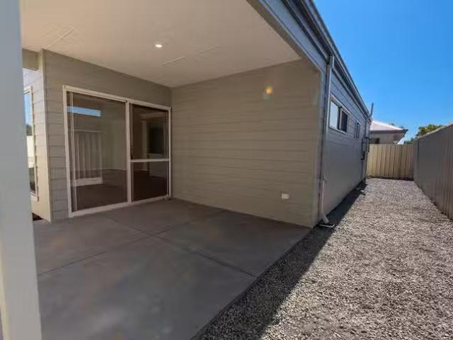 Nice 4B Narooma Close, Waikiki, WA 6169