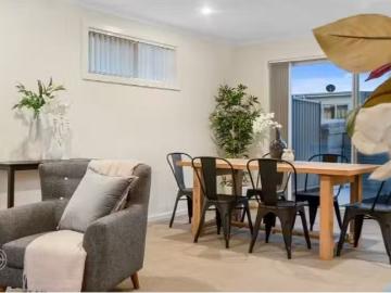 Cozy 50/10 Gifford Street, Coombs Townhouse for rent Listed b.