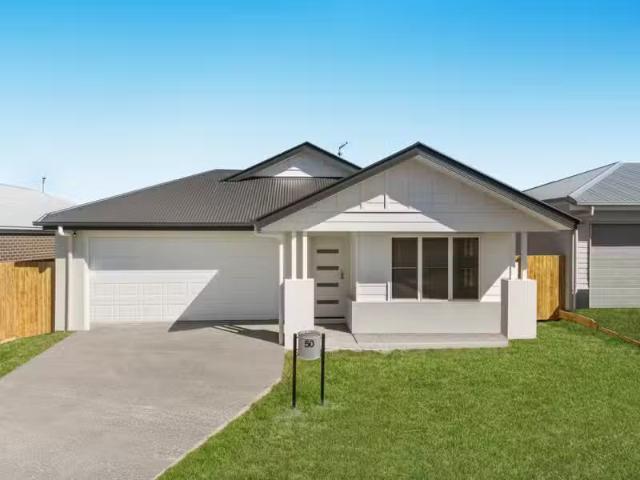 Cozy 50 Banjo Drive, Walloon QLD 4306
