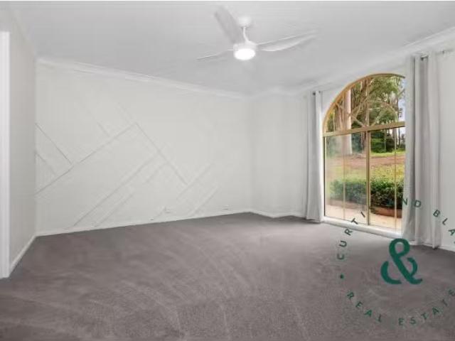 Charming 50 Ferodale Rd, Medowie House for rent Listed by Ren.