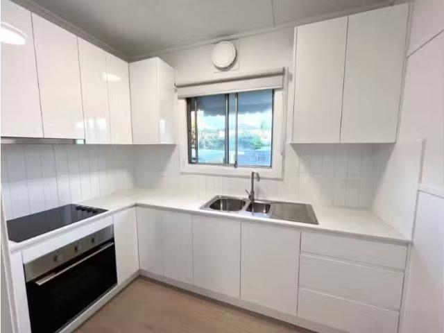 Rental! 50 Flora Street, ROSELANDS House for rent Listed by M.
