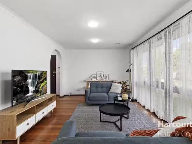 Cozy 50 Hendersons Road, Epping, VIC 3076