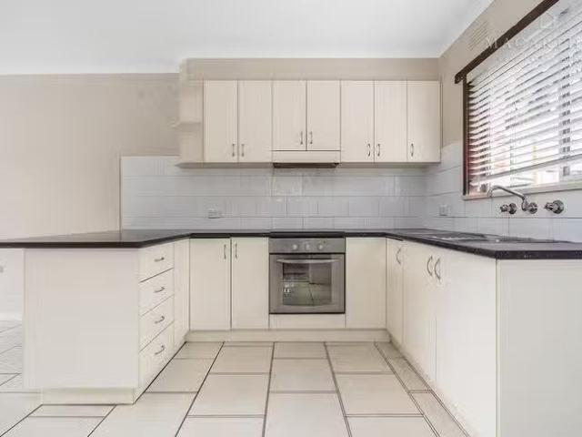 Just in! 5/121 Lake Albert Road, Kooringal, NSW 2650