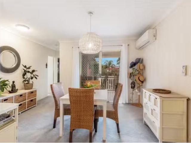 Cheap 5/155 161 Port Hacking Road, SYLVANIA Apartment for rent.