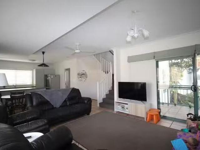 Cheap 5/159 Bradman Avenue, Maroochydore, QLD 4558