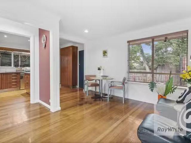Just in! 51 Dunne Street, Kingsbury, VIC 3083