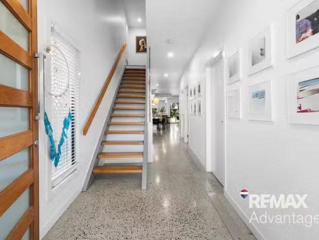 For Rent! 51 Moreton Avenue, Wynnum, QLD 4178